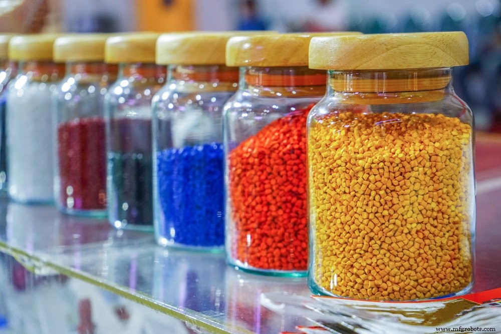 Thermohardende harsen vs. Thermoplasten: Belangrijkste verschillen en toepassingen begrijpen