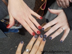 De wetenschap achter een geweldige manicure: hoe SNS dippoeder gel en traditionele nagellak overtreft