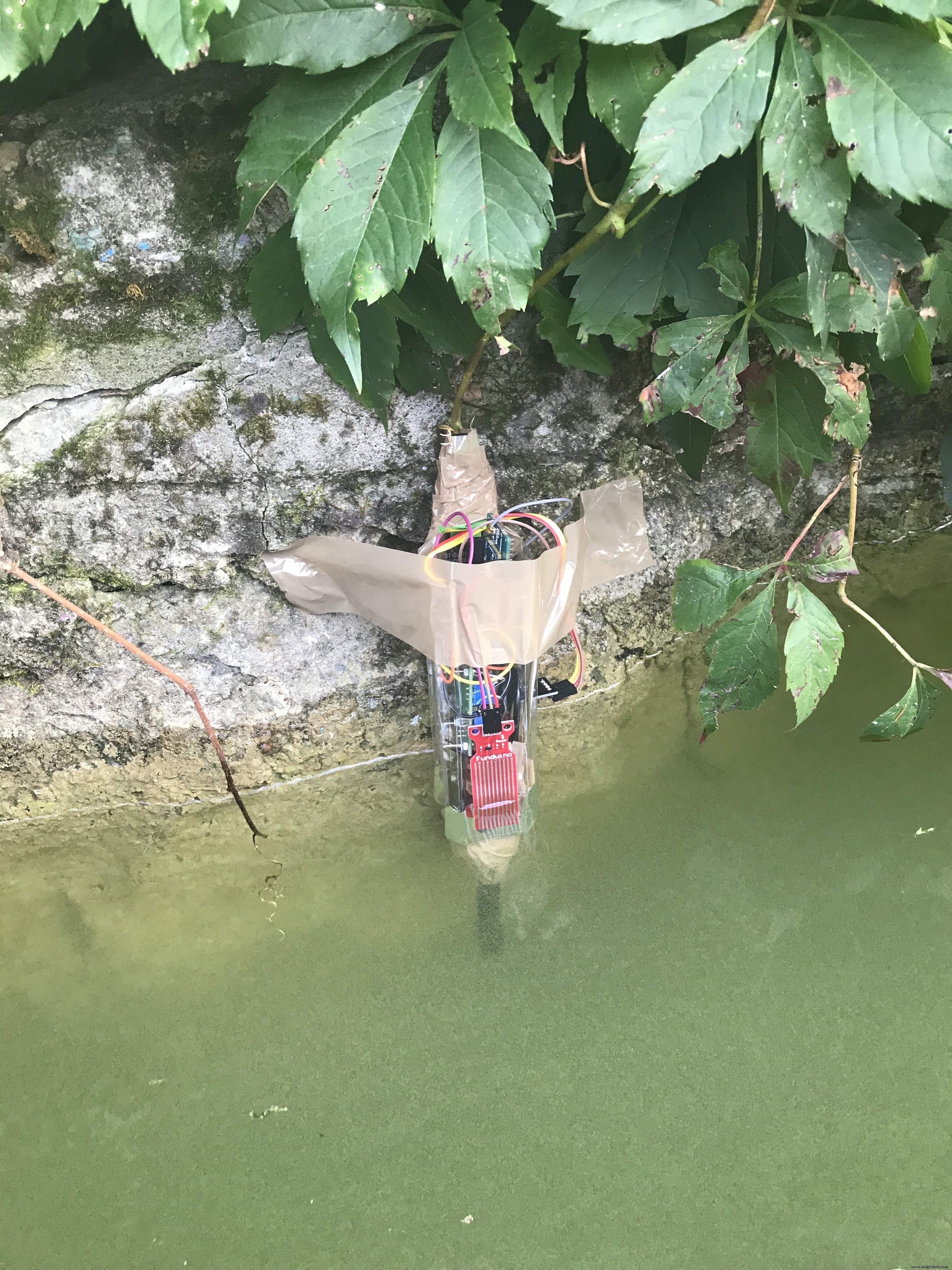 Riviergezondheidsmonitor: Arduino-gebaseerd Waterkwaliteitssysteem
