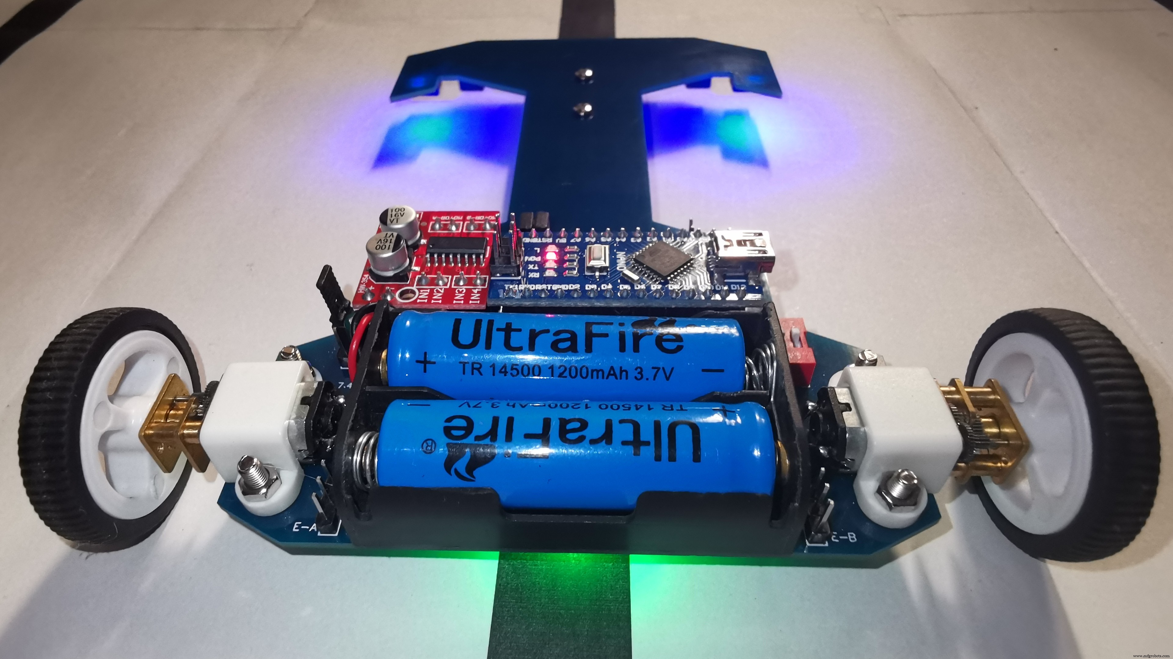 V4 Snelheids Lijnvolgende Robot – Geavanceerd Arduino Nano Systeem