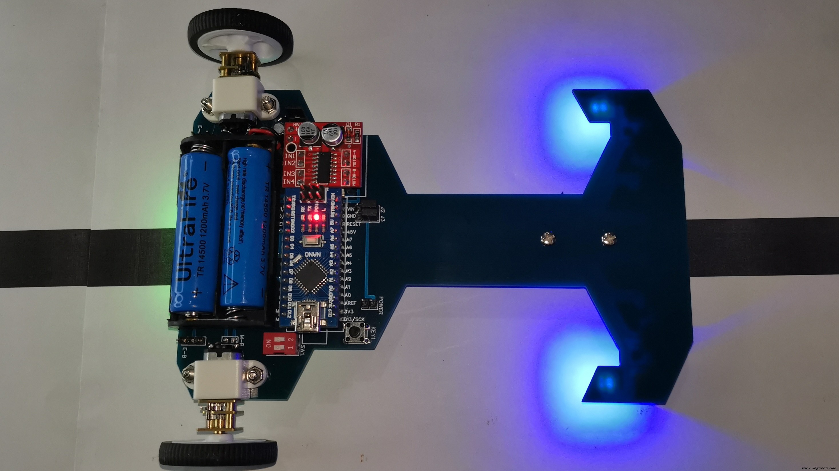 V4 Snelheids Lijnvolgende Robot – Geavanceerd Arduino Nano Systeem