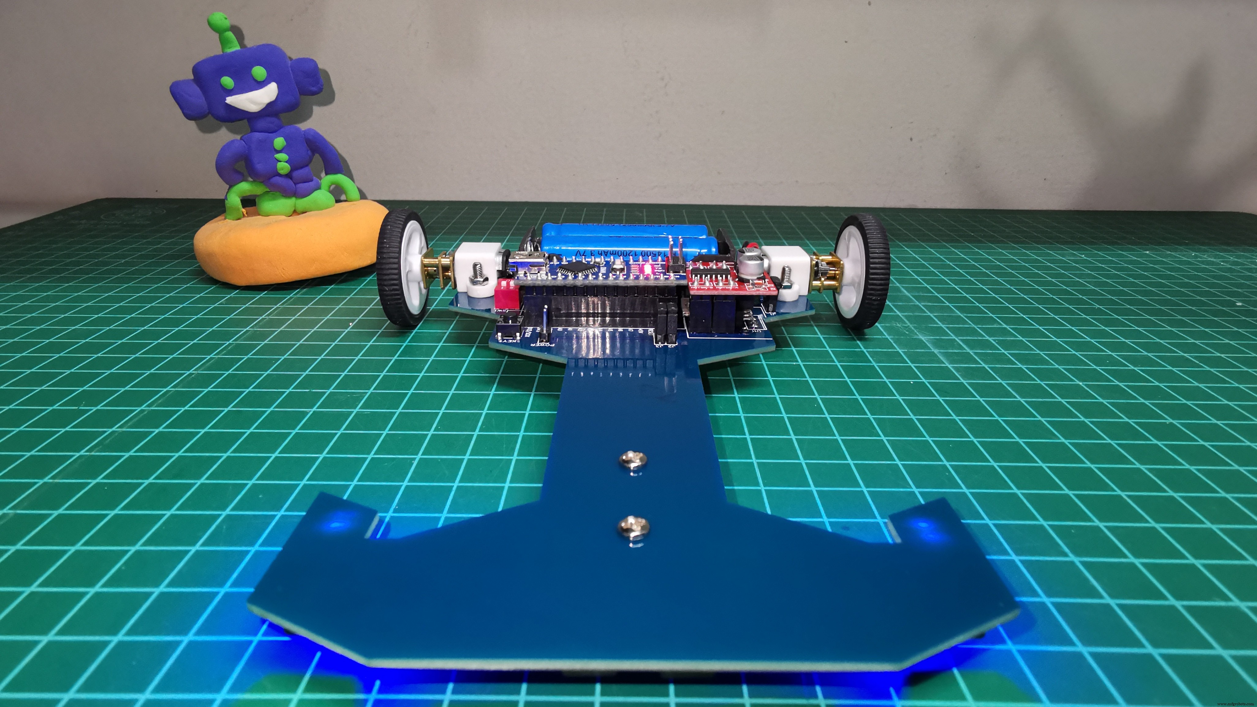 V4 Snelheids Lijnvolgende Robot – Geavanceerd Arduino Nano Systeem