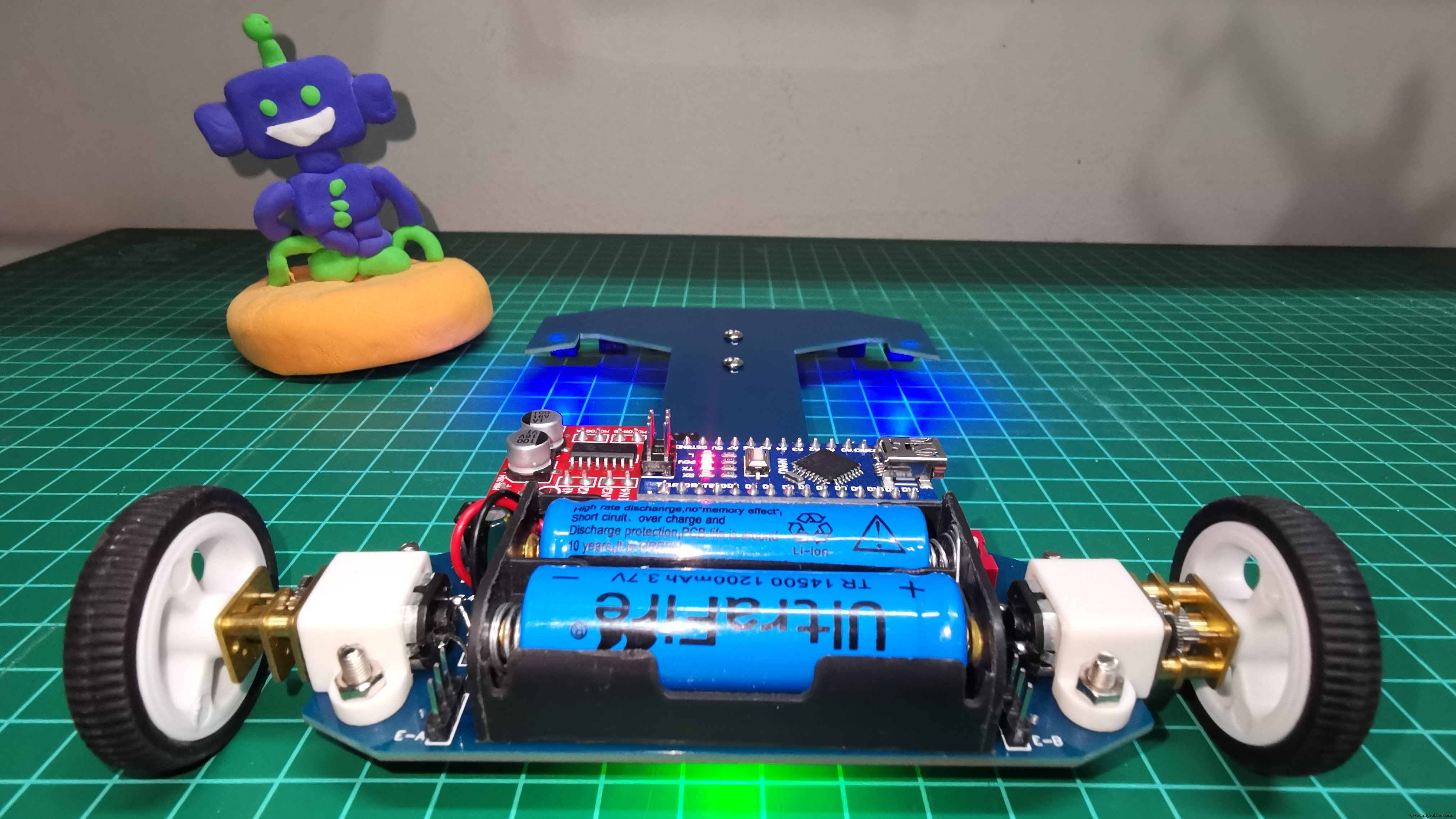 V4 Snelheids Lijnvolgende Robot – Geavanceerd Arduino Nano Systeem