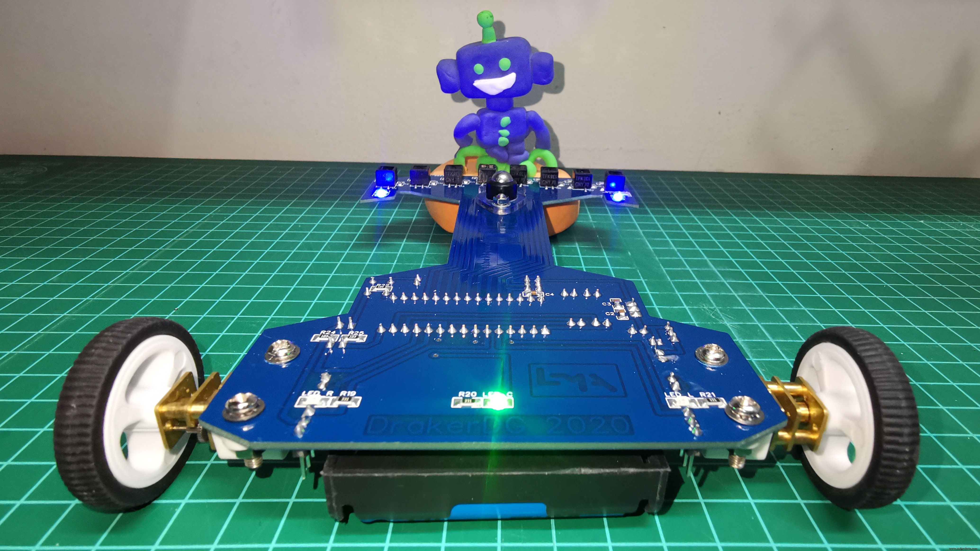 V4 Snelheids Lijnvolgende Robot – Geavanceerd Arduino Nano Systeem