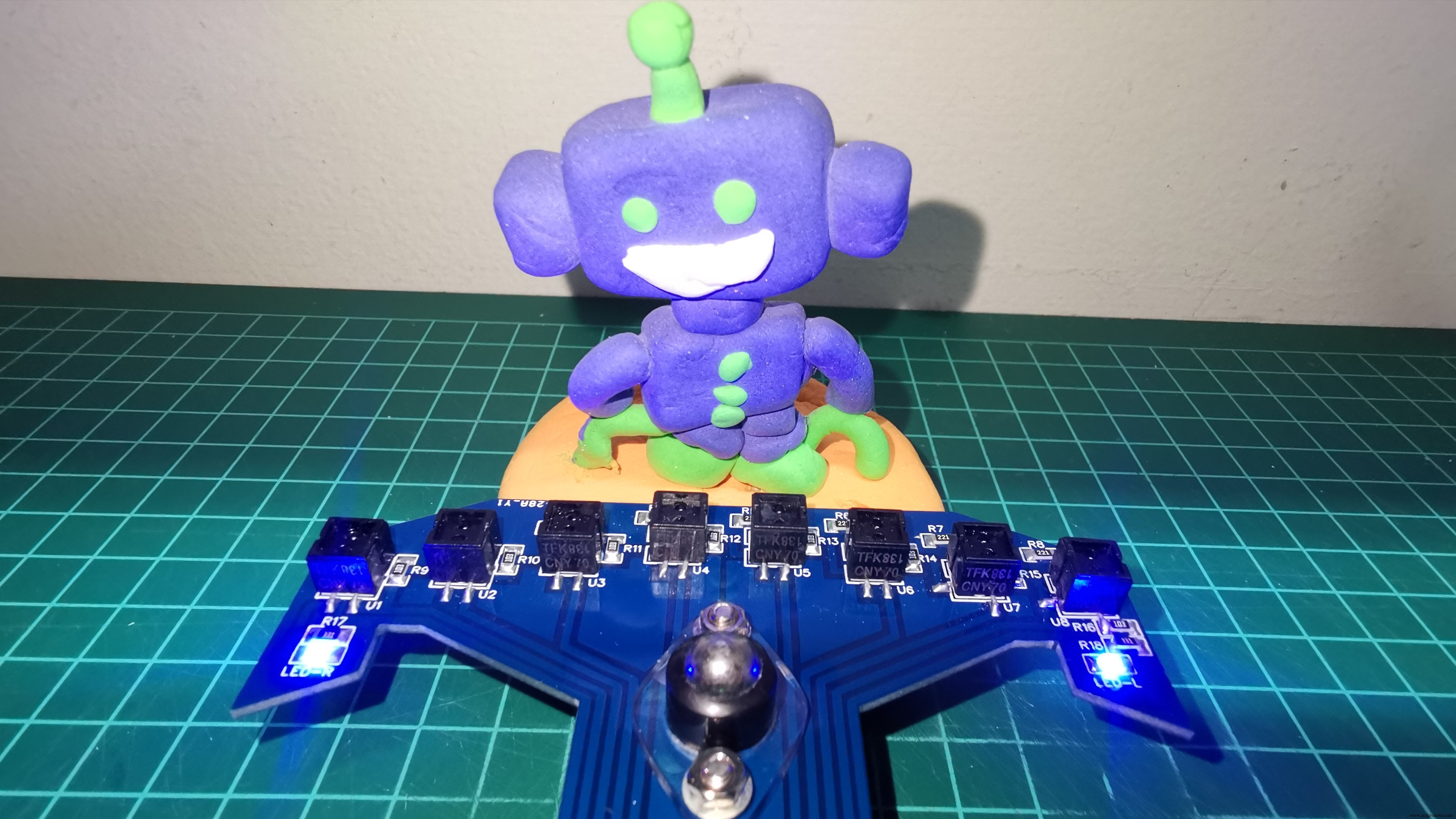 V4 Snelheids Lijnvolgende Robot – Geavanceerd Arduino Nano Systeem