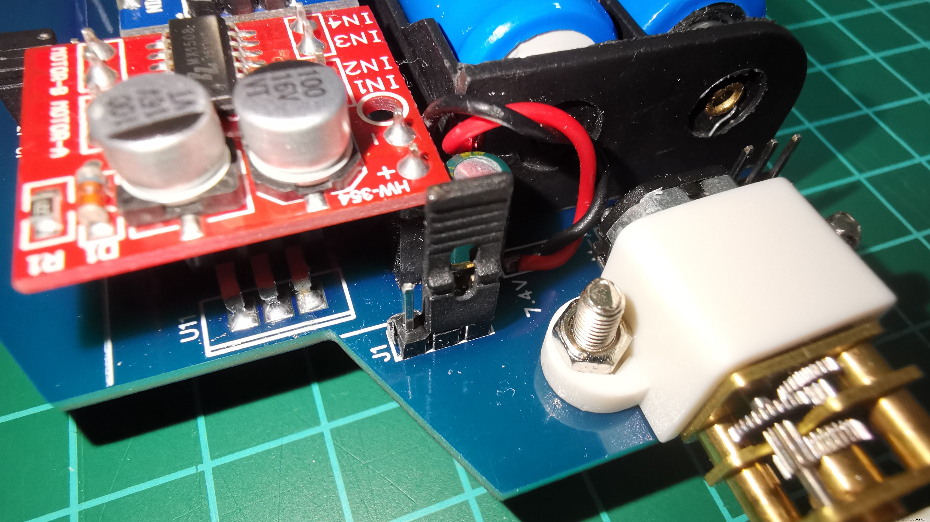 V4 Snelheids Lijnvolgende Robot – Geavanceerd Arduino Nano Systeem