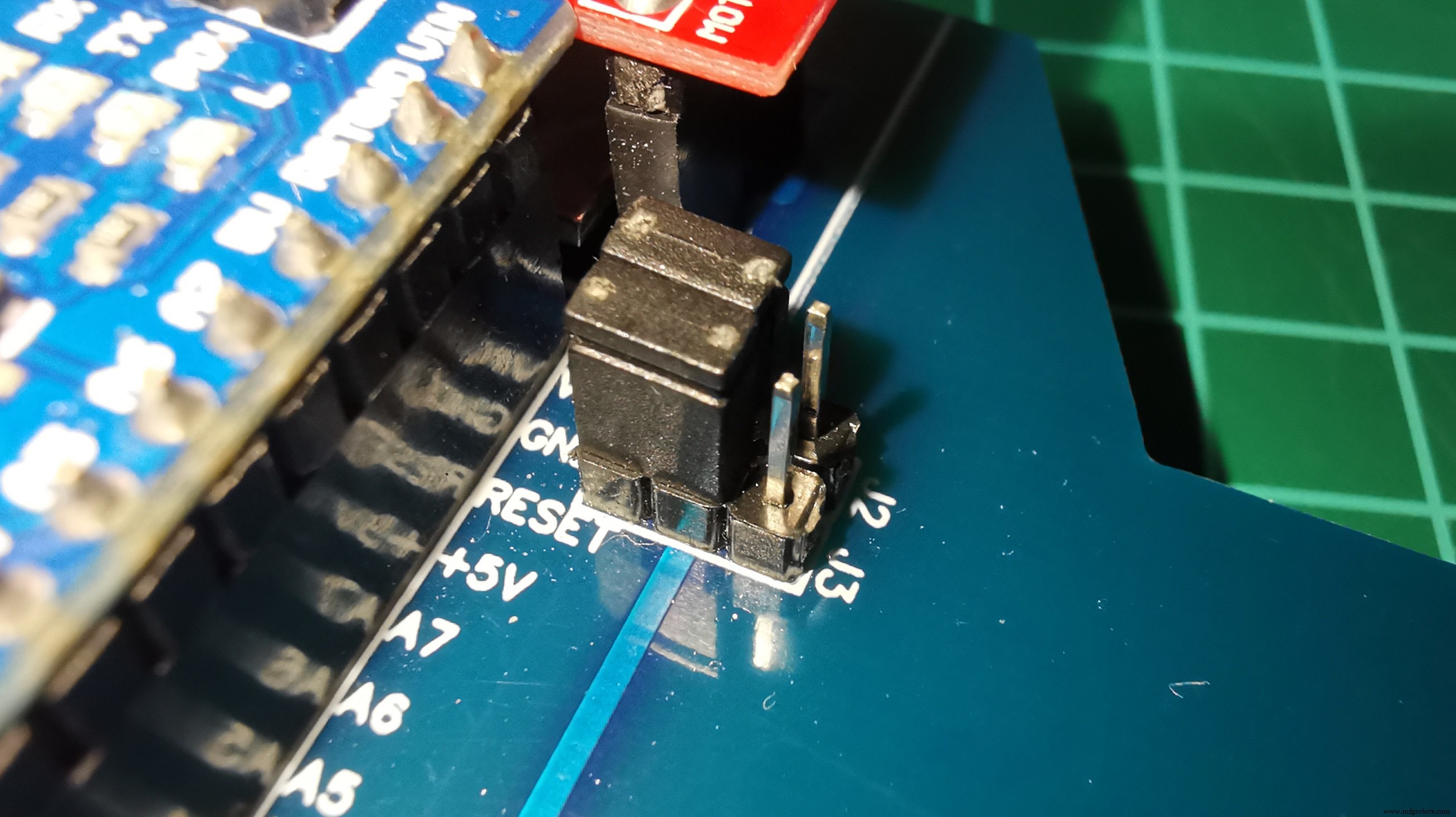 V4 Snelheids Lijnvolgende Robot – Geavanceerd Arduino Nano Systeem