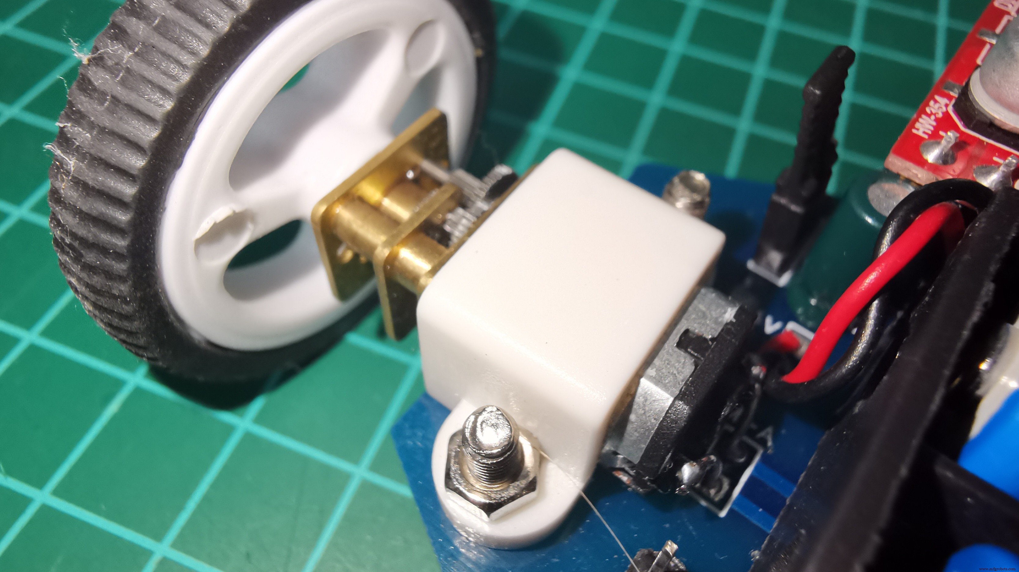 V4 Snelheids Lijnvolgende Robot – Geavanceerd Arduino Nano Systeem
