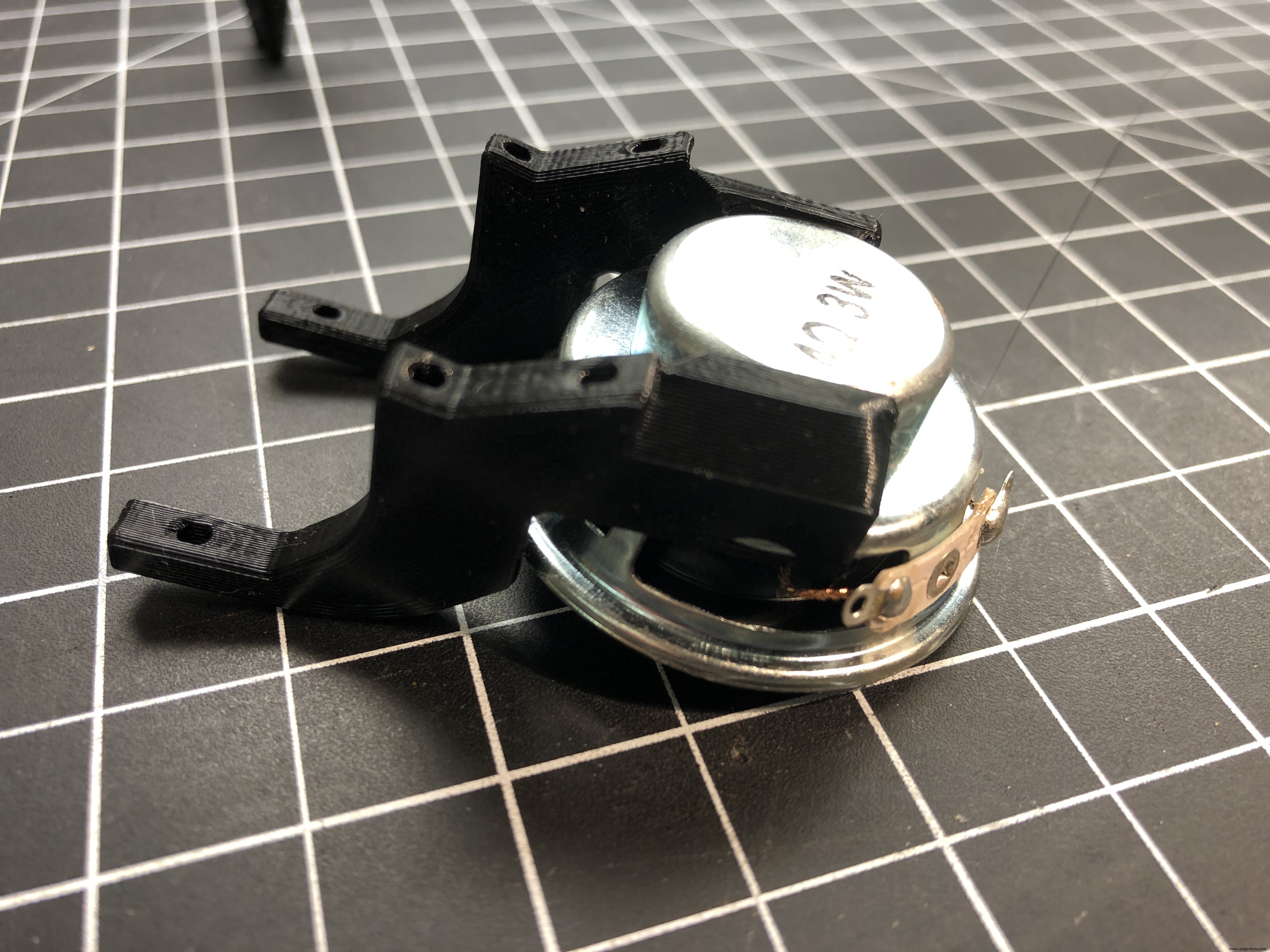 Bouw een Echte Portal 2 Torenkanon met Arduino – 3-As Beweging & Audio