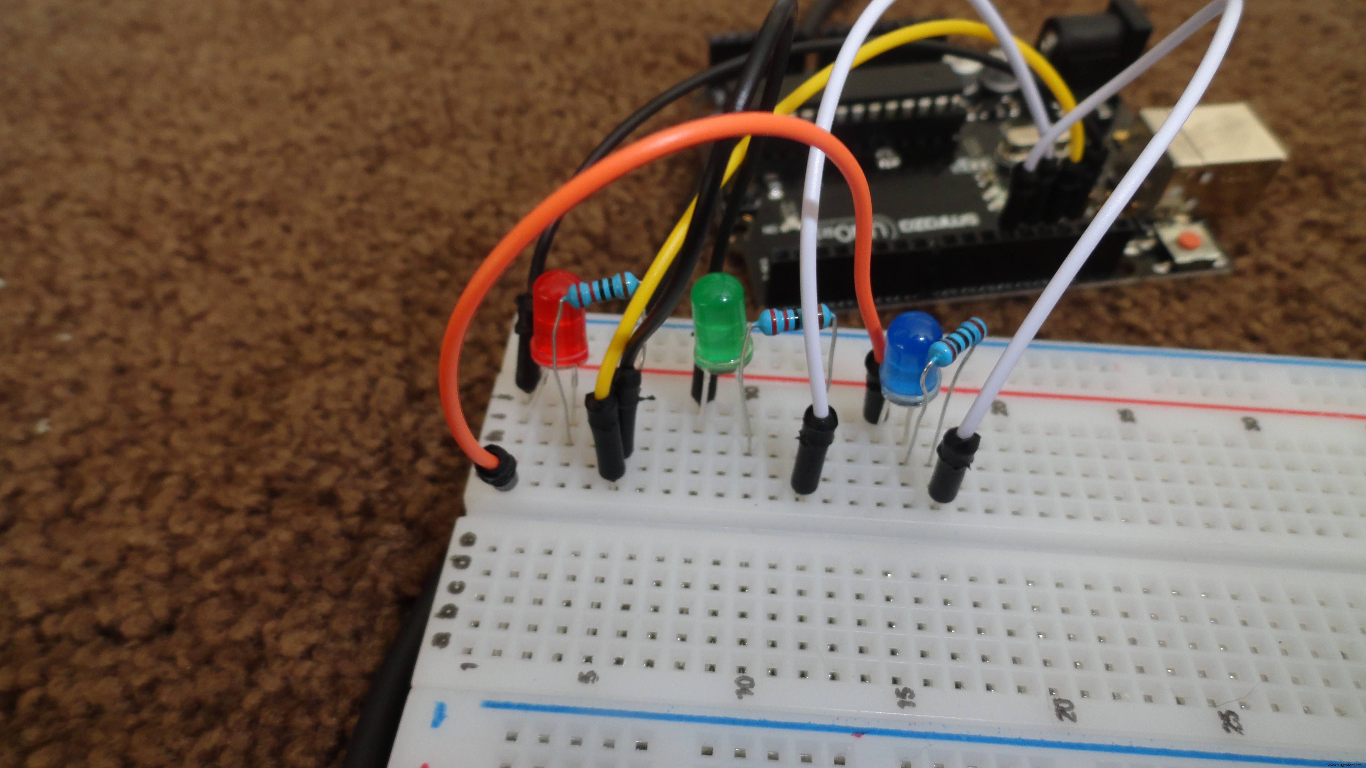 Maak Je Eigen LED Kleur Sequencer met Arduino – Makkelijke DIY Handleiding