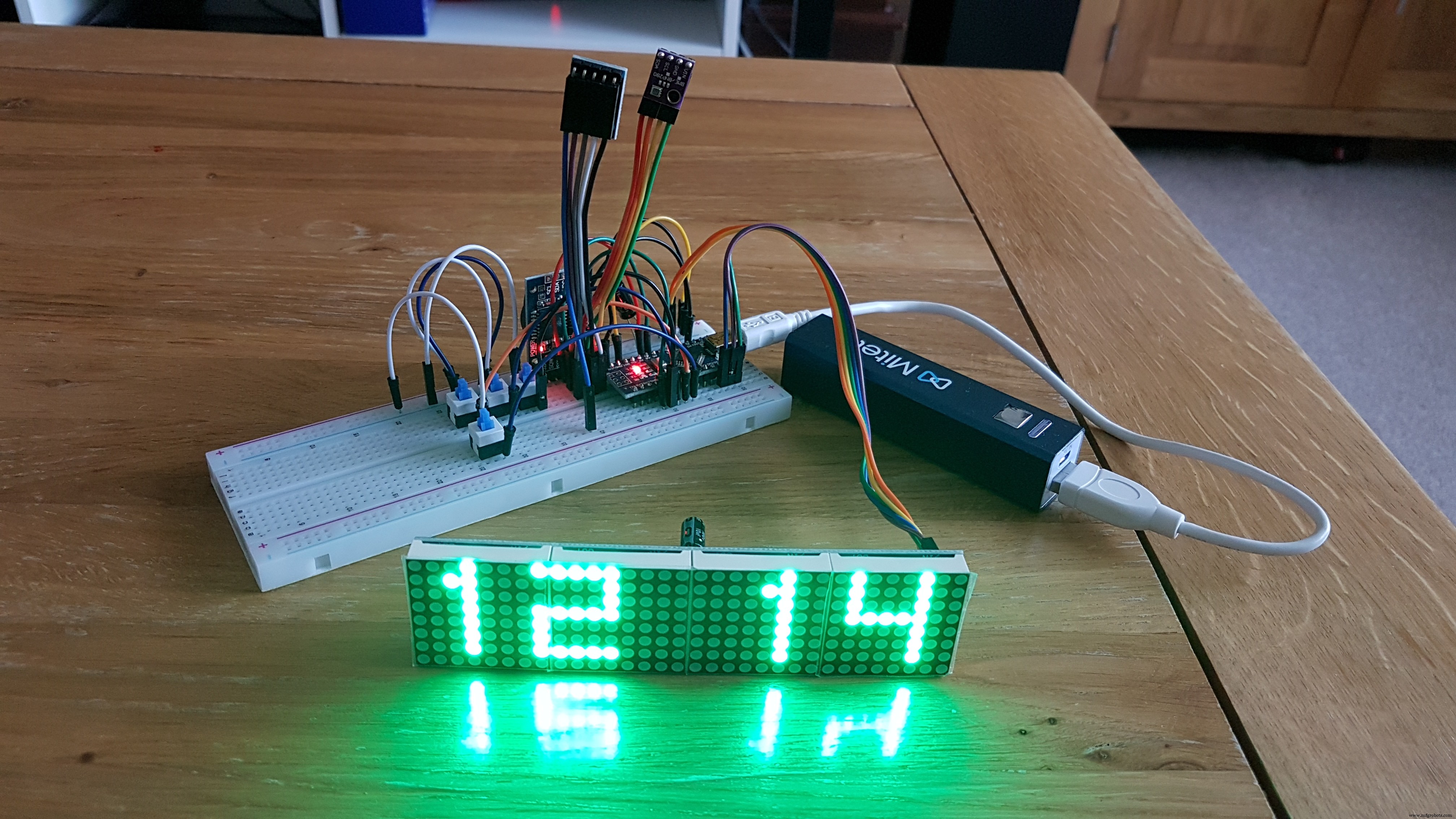 Hoog-precieze LED-matrix klok met DS3231 RTC, BME280 weerdata, BH1750 lichtsensor & ESP01 NTP-synchronisatie