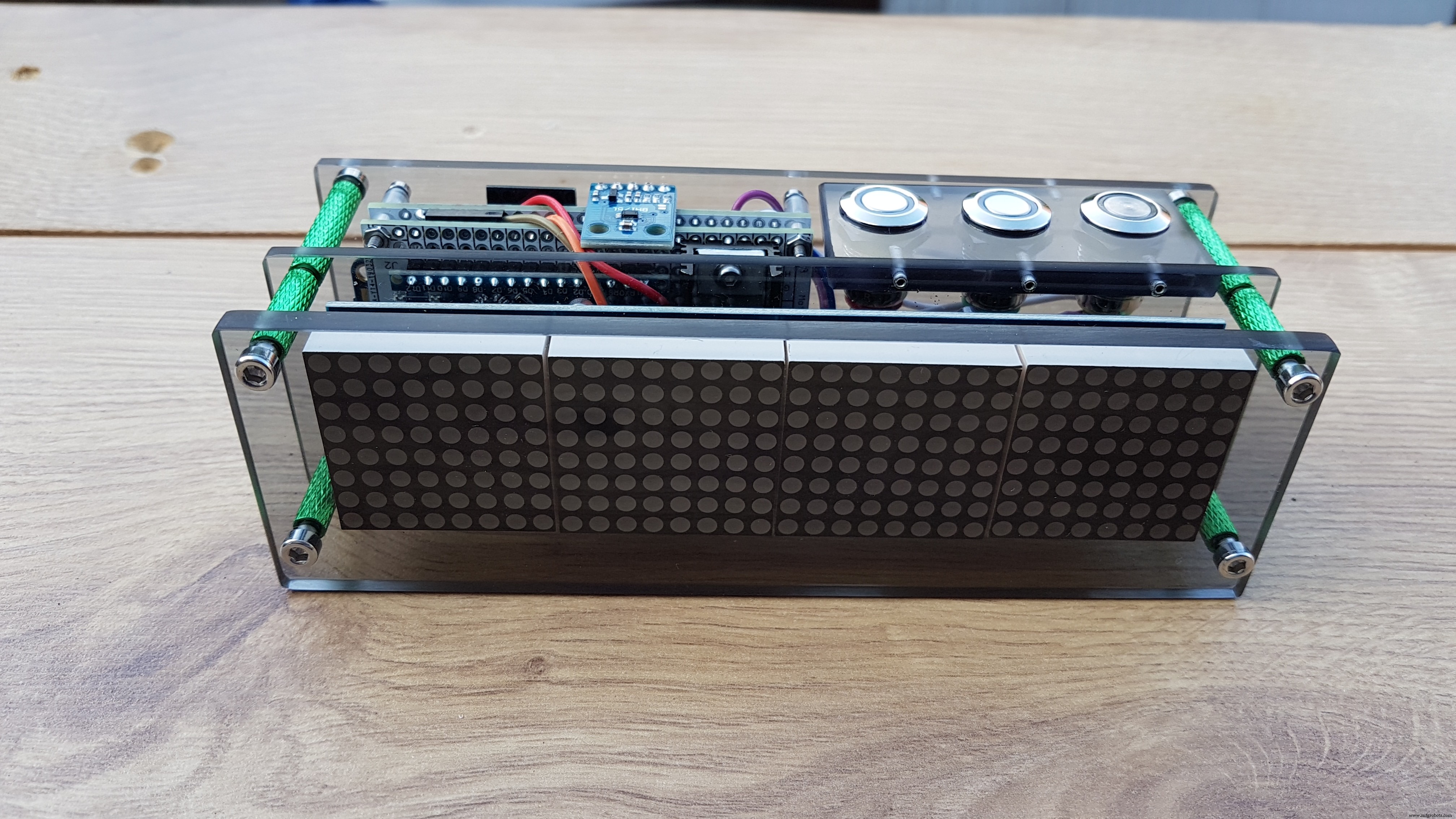 Hoog-precieze LED-matrix klok met DS3231 RTC, BME280 weerdata, BH1750 lichtsensor & ESP01 NTP-synchronisatie