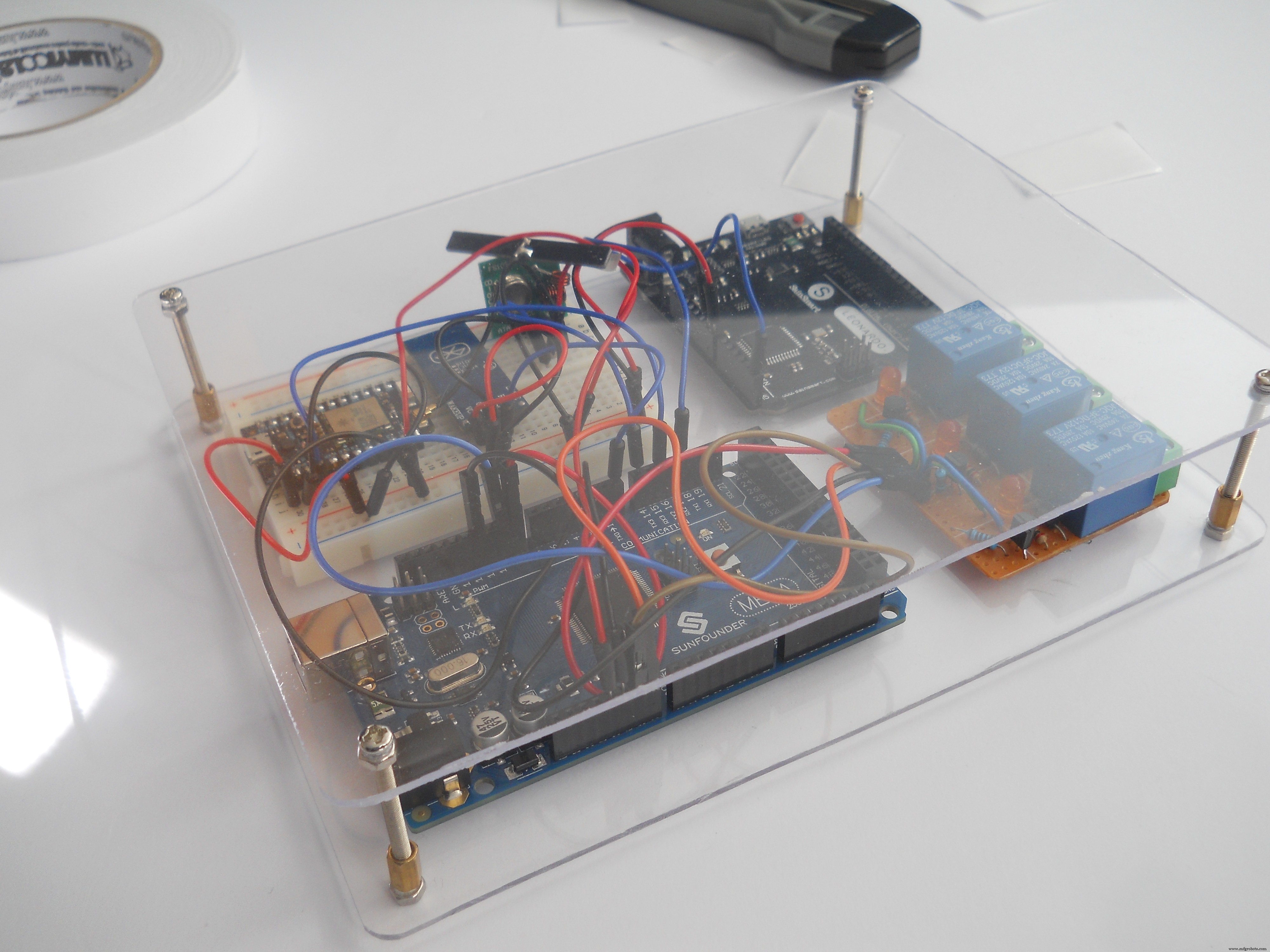 Uw Robot Besturen met Hersengolven: Uitgebreid Arduino Project