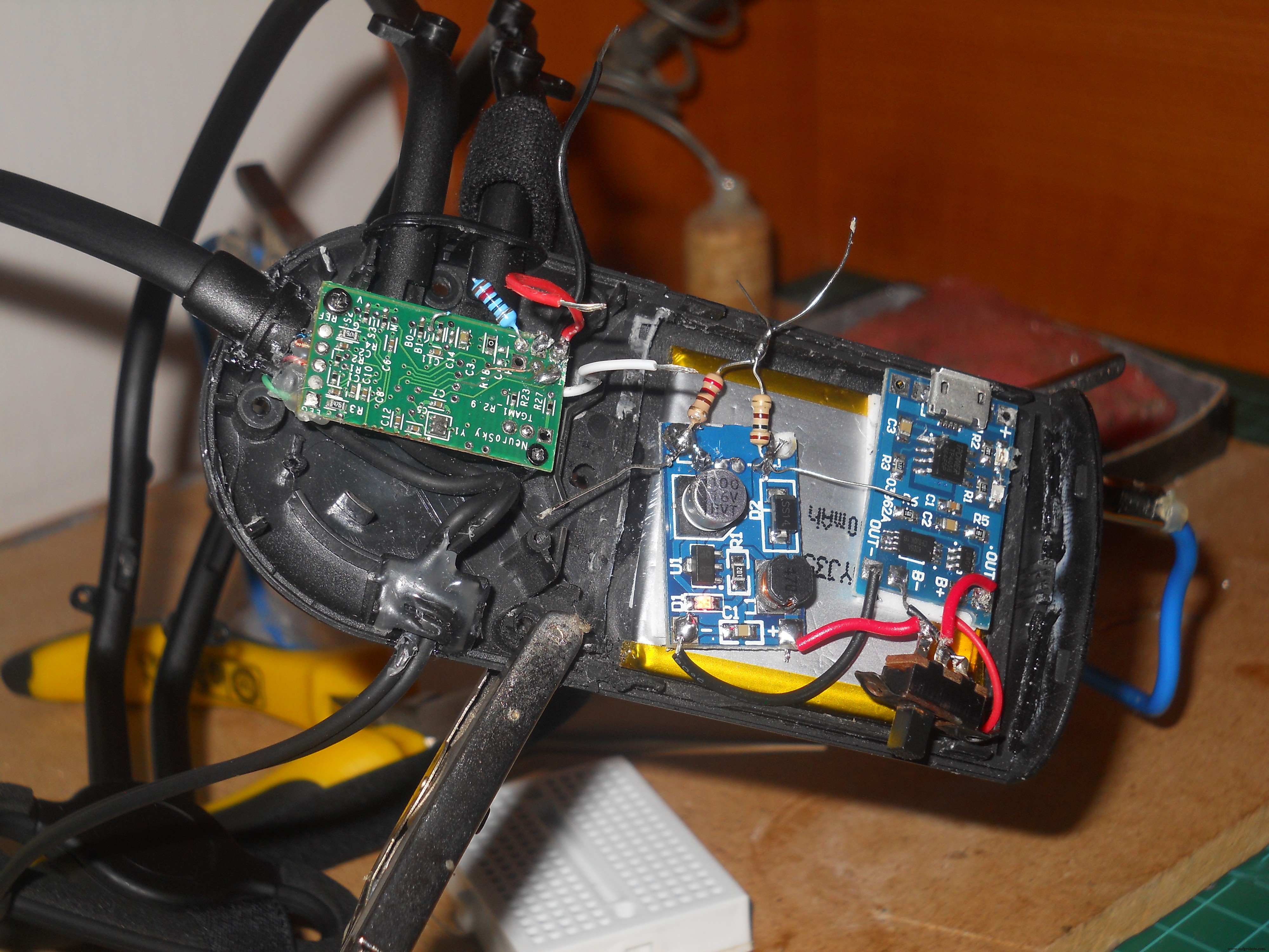 Uw Robot Besturen met Hersengolven: Uitgebreid Arduino Project