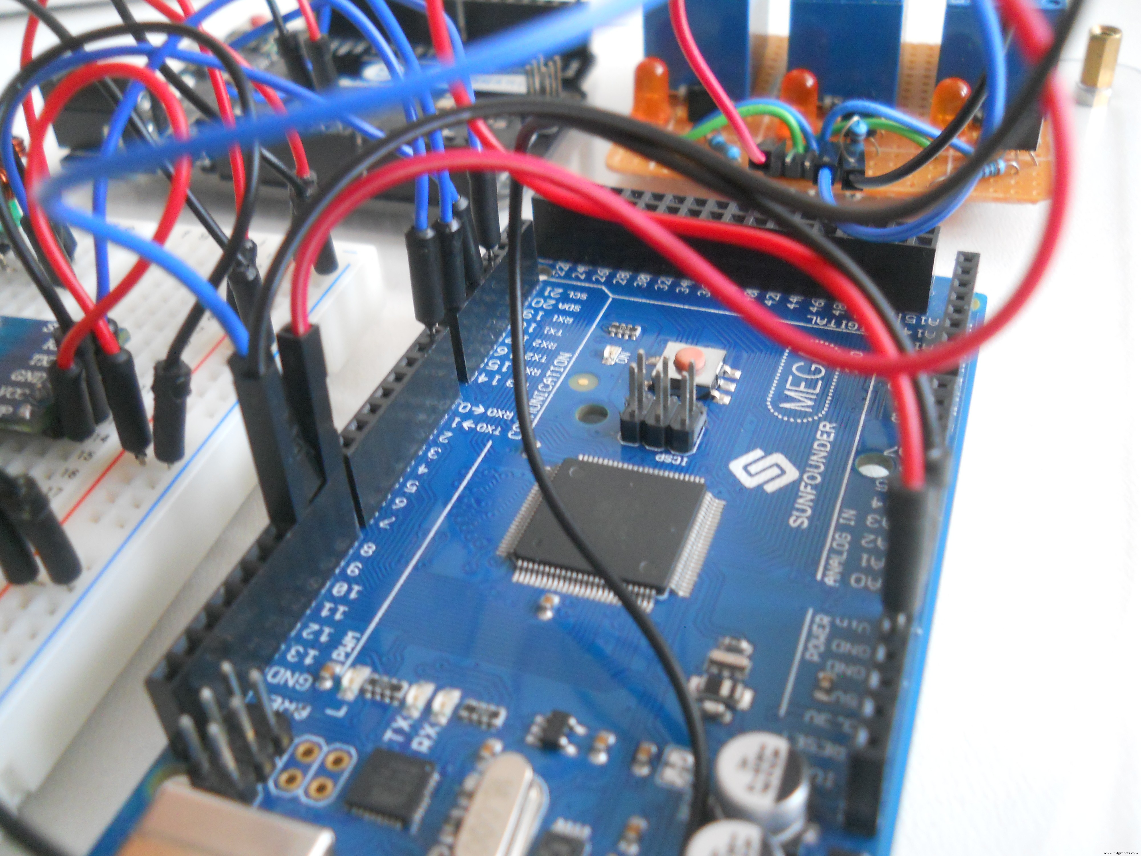 Uw Robot Besturen met Hersengolven: Uitgebreid Arduino Project