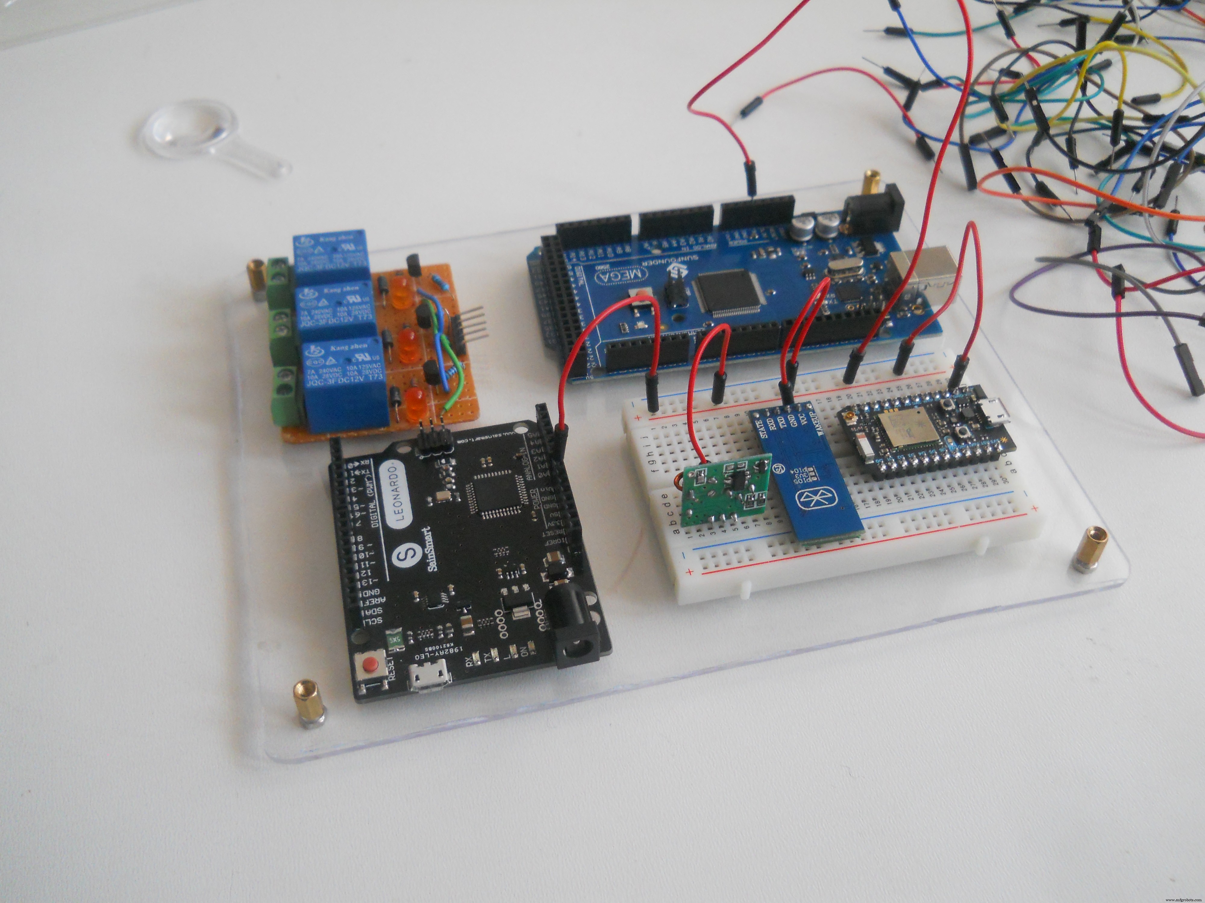 Uw Robot Besturen met Hersengolven: Uitgebreid Arduino Project