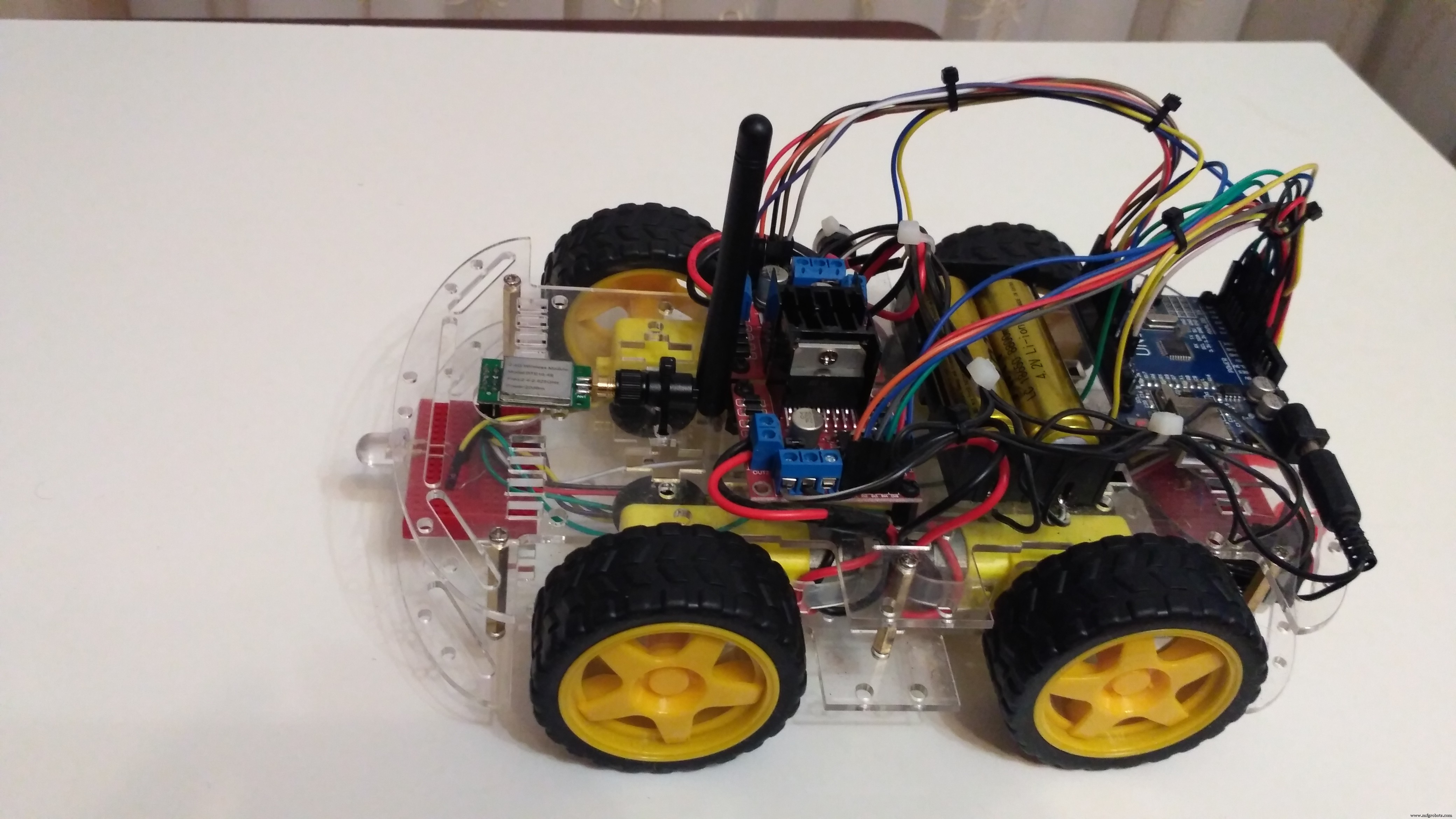 Arduino 4WD RC-auto: complete onderdelenlijst en bouwhandleiding