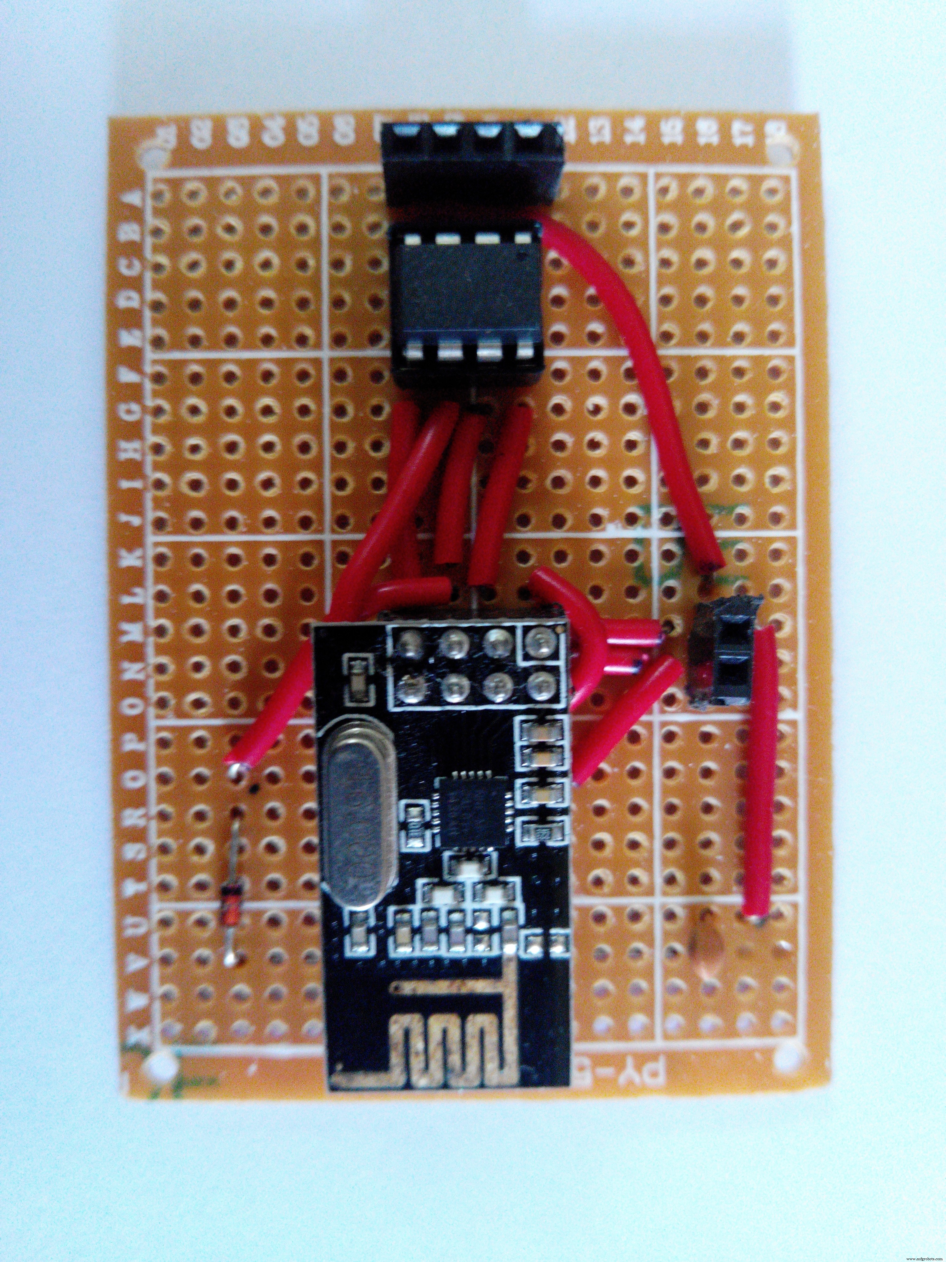 Efficiënte 3-pins draadloze sensoroverdracht met nRF24L01+ en ATtiny85