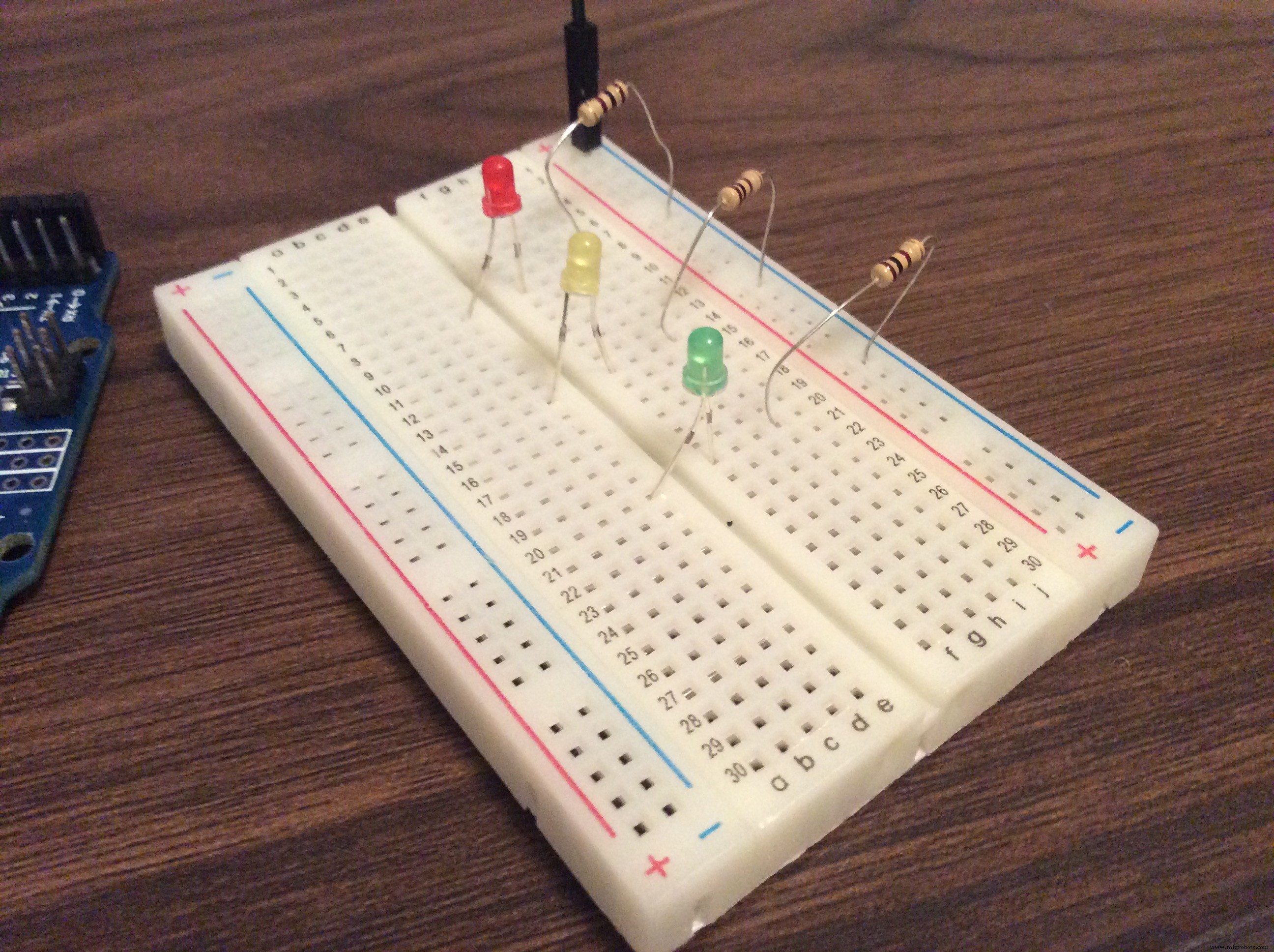 Realistische verkeerslichtsimulator bouwen met Arduino UNO