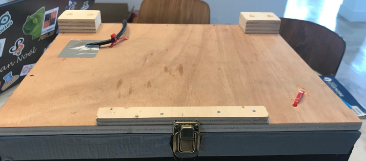Slimme UV-C & hitte mondmasker desinfectie-apparaat — Arduino-gestuurd