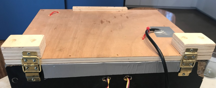 Slimme UV-C & hitte mondmasker desinfectie-apparaat — Arduino-gestuurd