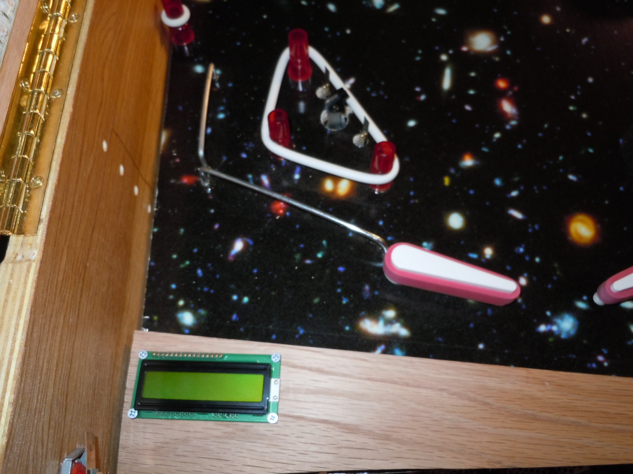 Bouw een Arduino-aangedreven Flipperautomaat: DIY-gids