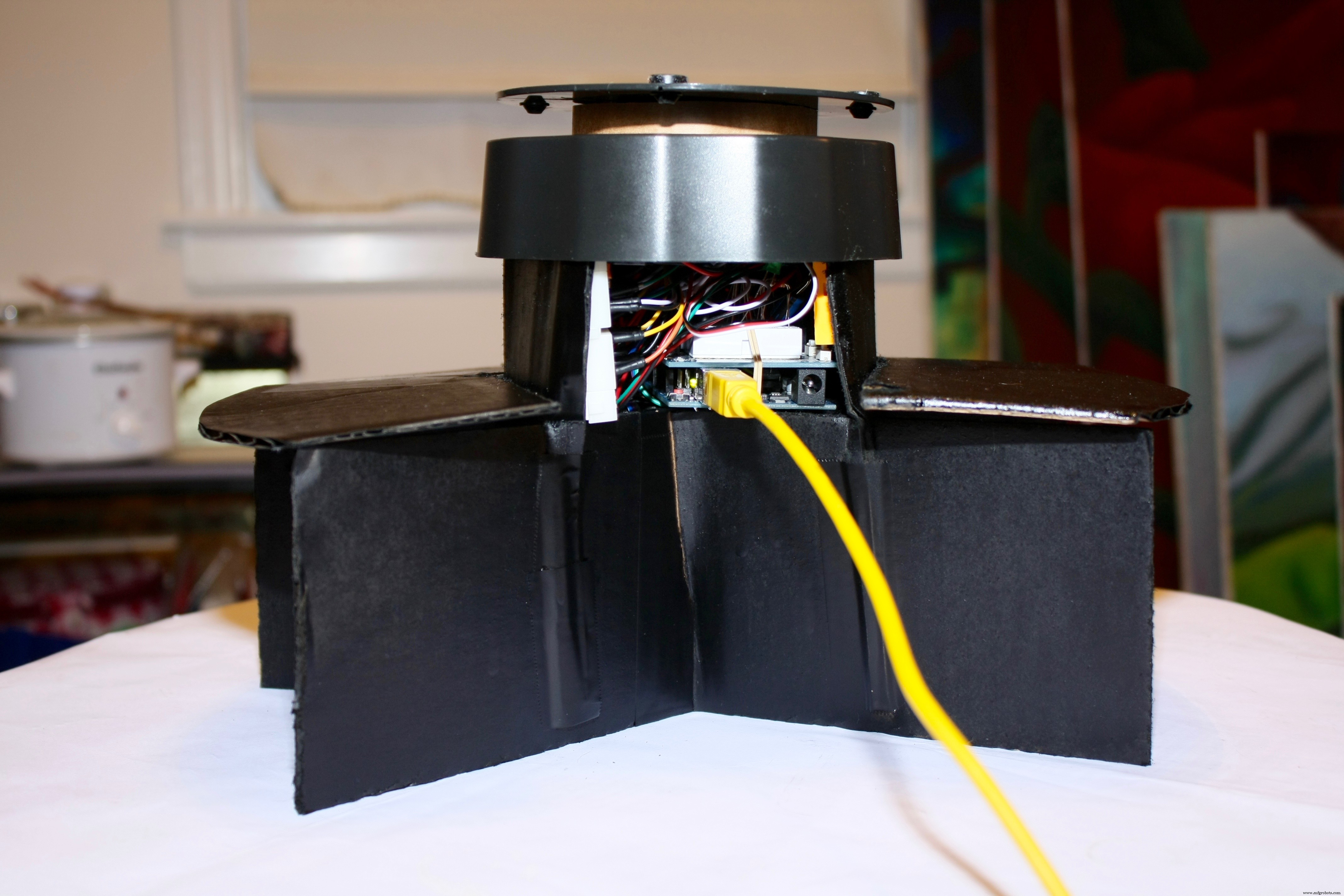 Geautomatiseerde Motion-Tracking Camera Basis met Arduino en Servo Besturing