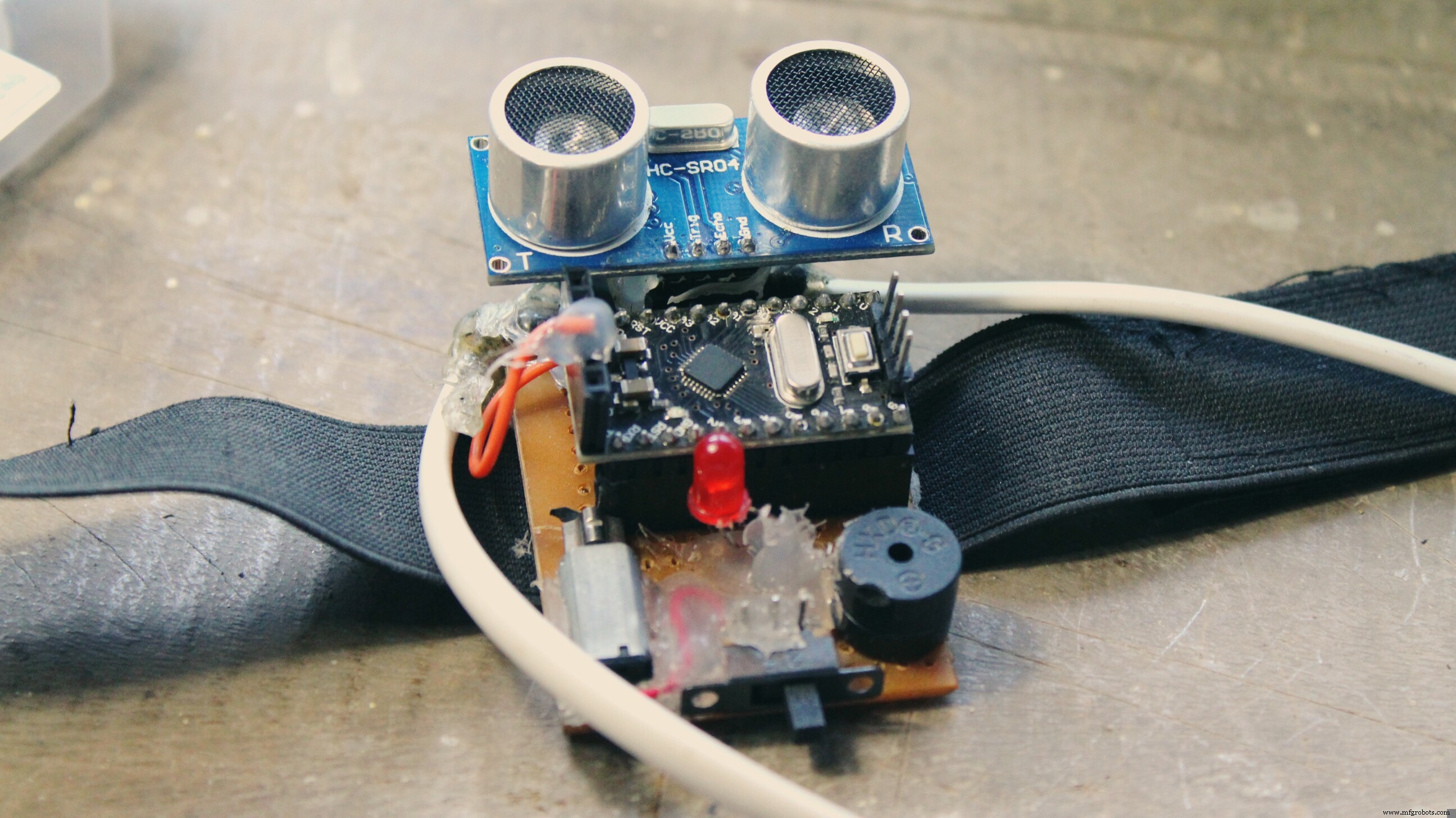 Arduino-aangedreven Derde Oog: Hulpmiddel voor Blinden