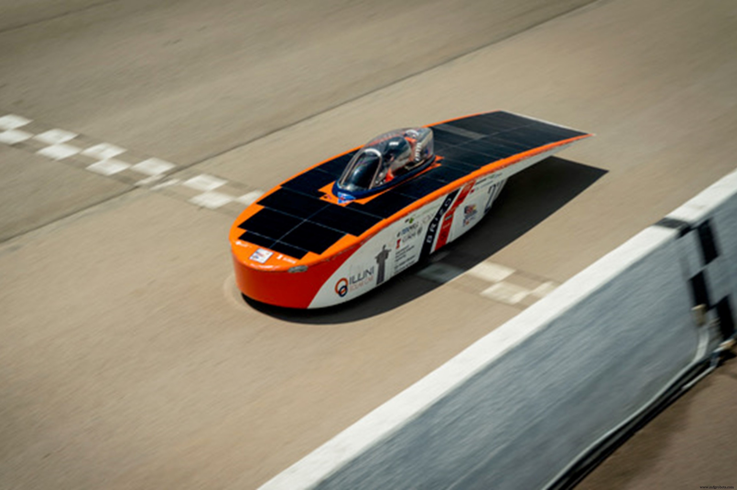 Illini Solar Car s composiet voertuig behaalt succes bij American Solar Challenge