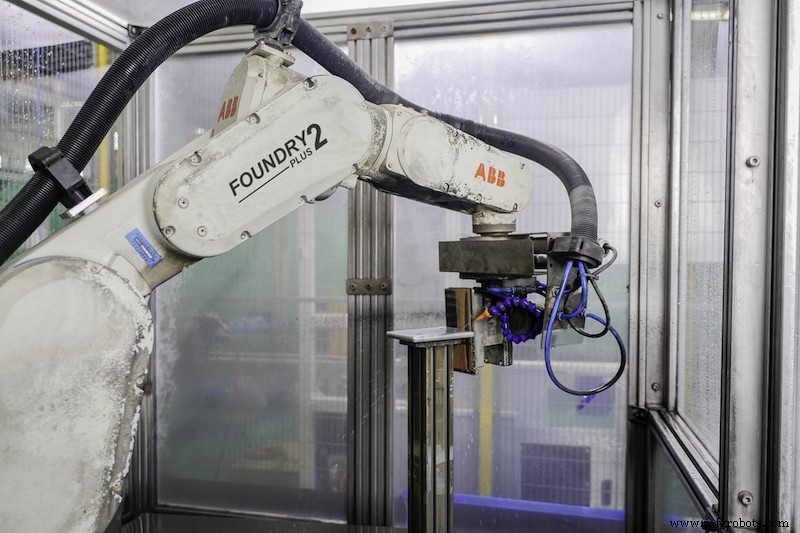 ABB verbetert IRB 1300 robot met IP67-bescherming voor harde & cleanroom-omgevingen