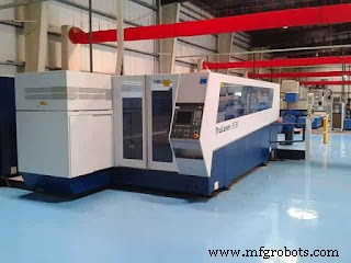 CNC-Machines Uitgelegd: Hoe Ze Werken, Typen, Voordelen & Toepassingen – PDF Gids