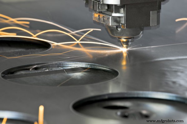Productie van maatwerk metalen onderdelen: Expertgids voor fabricage en productie