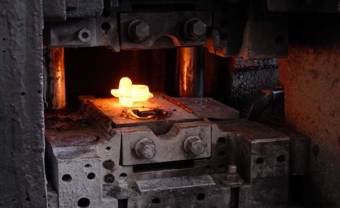 Productie van maatwerk metalen onderdelen: Expertgids voor fabricage en productie