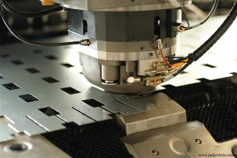 Productie van maatwerk metalen onderdelen: Expertgids voor fabricage en productie