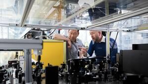 Productie-efficiëntie verhogen: 7 bewezen strategieën om manufacturing throughput te maximaliseren