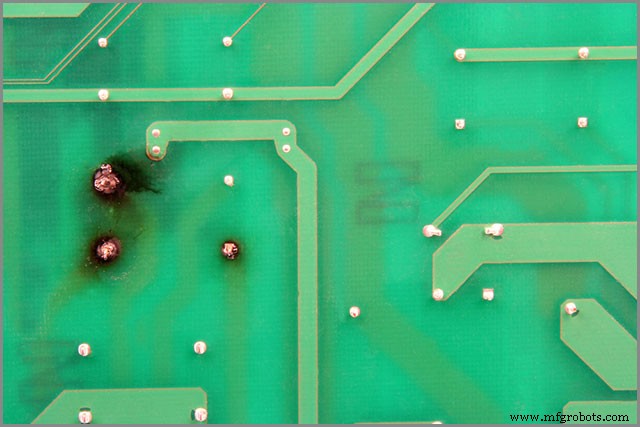 De Cruciale Rol van Plated Through-Hole (PTH) Technologie in Moderne PCB-fabricatie
