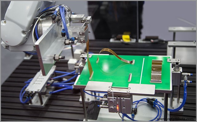 De Juiste Rigid-Flex PCB Fabrikant Kiezen: Een Uitgebreide Gids