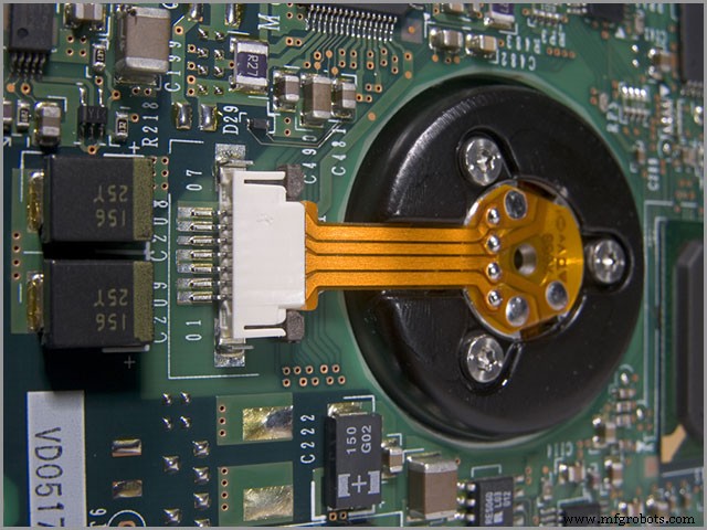 De Juiste Rigid-Flex PCB Fabrikant Kiezen: Een Uitgebreide Gids