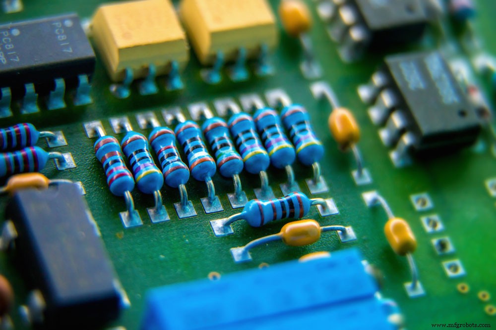 Transistor vs Weerstand: Belangrijkste Verschillen Uitgelegd