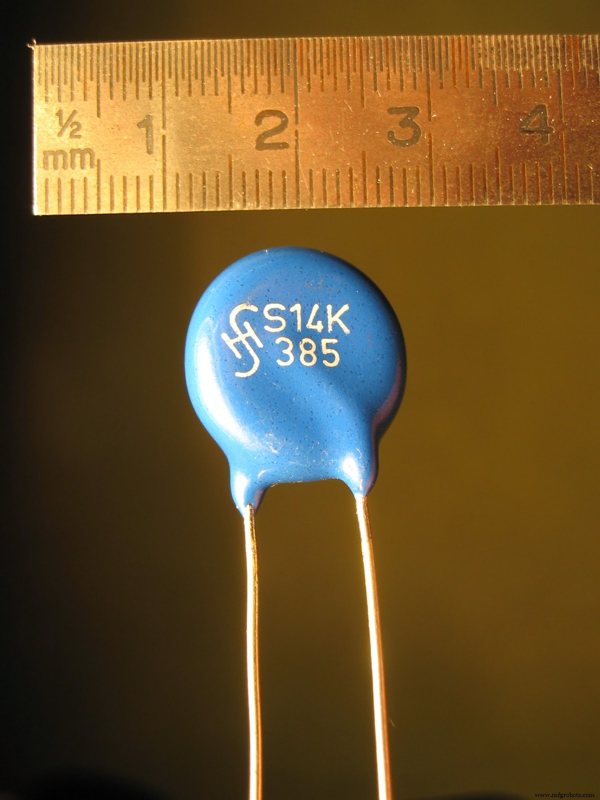 Varistor-symbolen uitgelegd: Circuits beschermen en praktische toepassingen