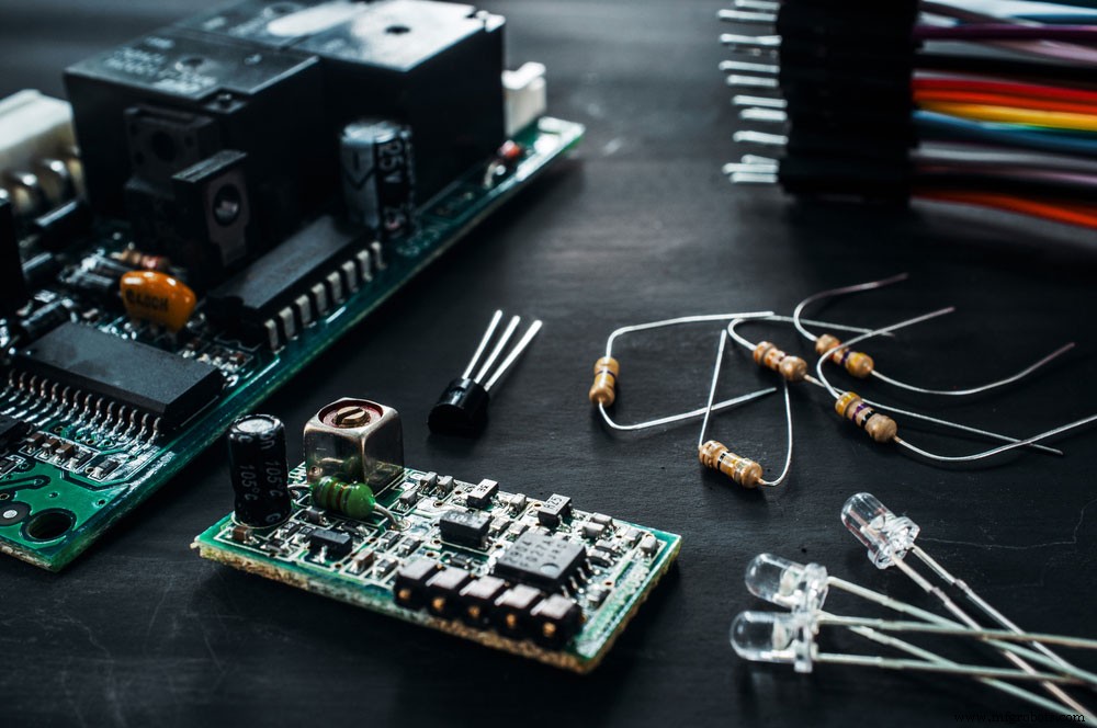 Arduino nabijheidssensor bouwen: stapsgewijze handleiding met componenten