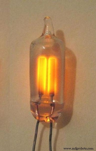 Neonlamp circuit uitgelegd: functie, toepassingen en voordelen
