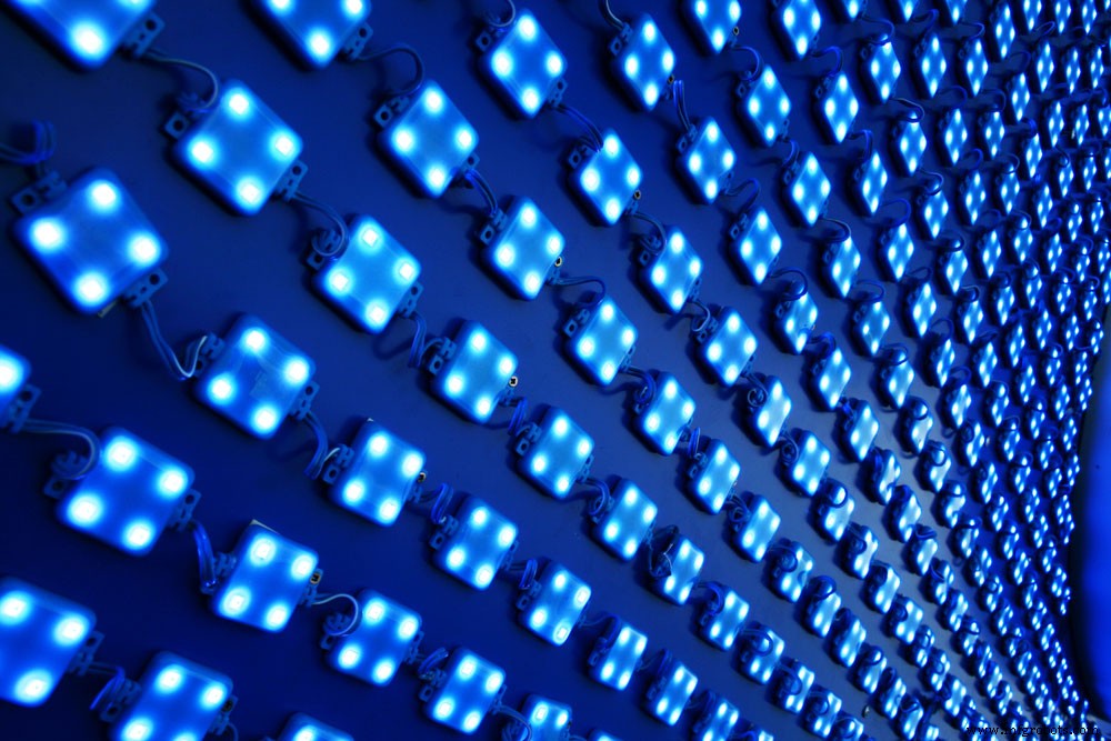 Bouw een betrouwbare LED-spanningsindicator: 4 eenvoudige DIY-projecten