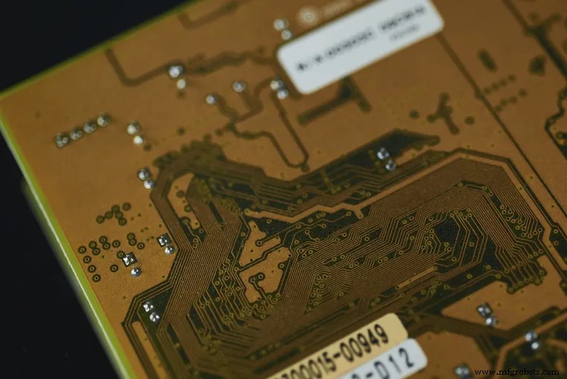 Gevernkelde PCB s: Superieure Geleiding en Betrouwbaarheid voor High-Performance Elektronica