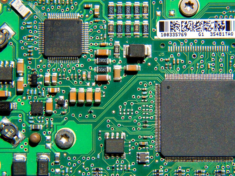 Microwave PCB Ontwerp: Ultieme Oplossing voor Hoge-Frequentie Toepassingen