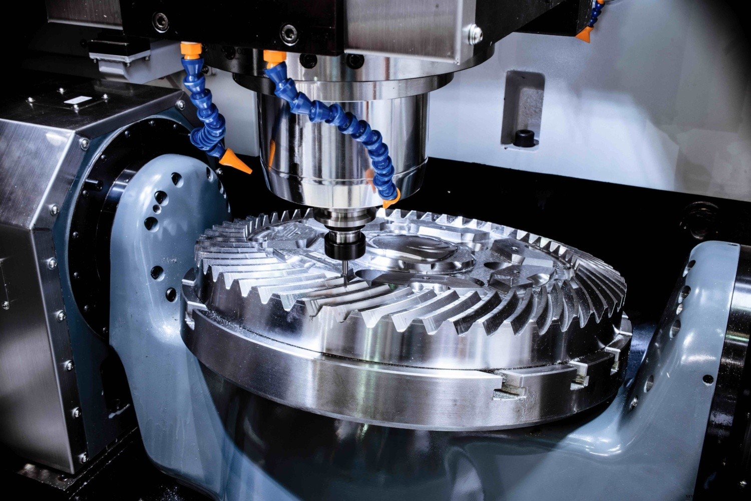 CNC-frezen vs. CNC-draaien: Belangrijkste verschillen en het juiste proces kiezen