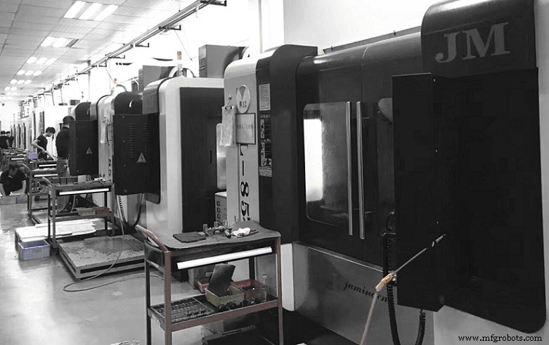 CNC Freesmachine Veiligheid: Essentiële Bedieningsprocedures voor Verticale Bewerkingscentra
