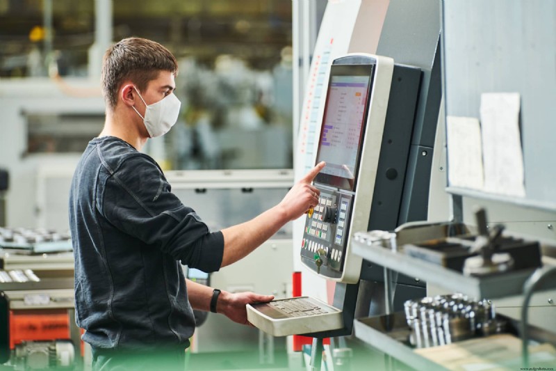 CNC-draaien vs CNC-frezen: Hoe het juiste proces te kiezen
