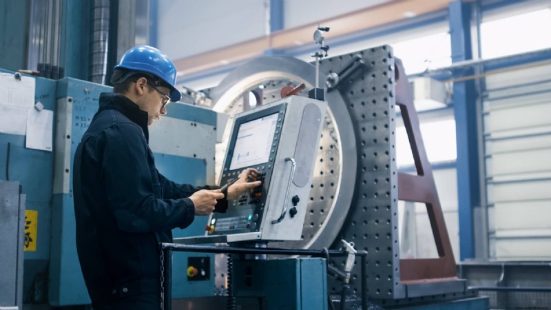 Productieautomatisering Onder de Loep: Strategieën, Voordelen en Industry 4.0 Inzichten