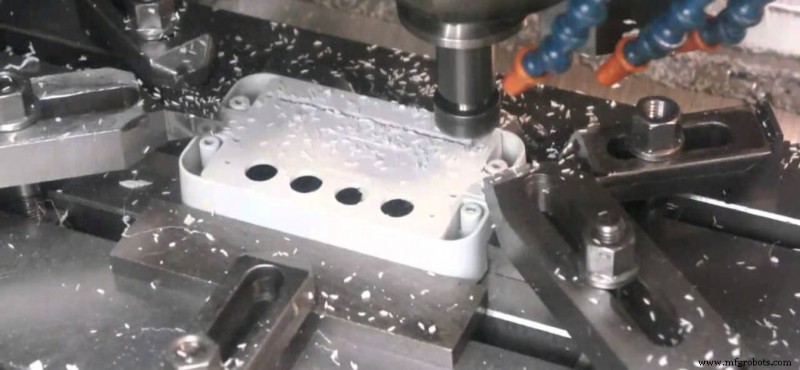 CNC Kunststofbewerking vs Injectiegieten: De Beste Productiemethode Kiezen